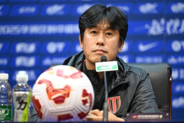 徐正源：球队的受伤  情况不容乐观，与泰山队这场赛事  会很
