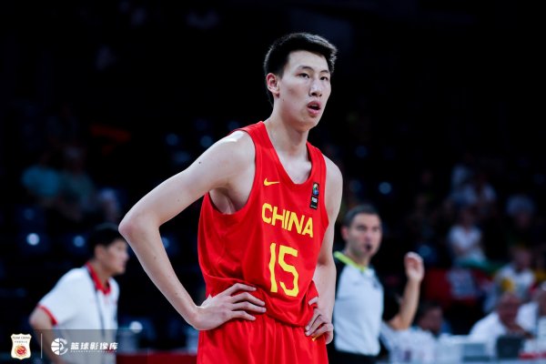 麦穗丰：郇斯楠未来一定会是很好的防卫  者 应该是NBA喜欢