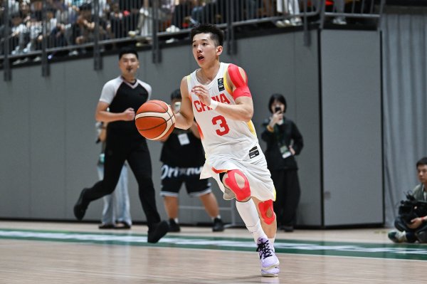 杨溢U19男篮世界杯赛  场均2.9分1.6板4.9助1.1