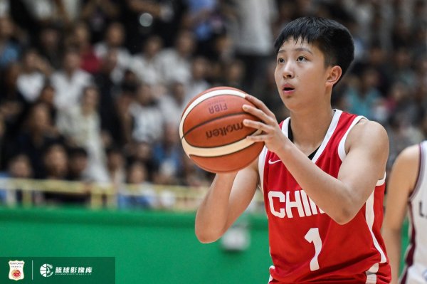 启动速度快、篮板球  意识好！冉珂嘉获评U19女篮世界杯赛 