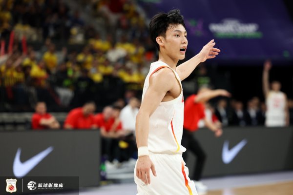 中国男篮VS波黑男篮二番战名单：徐杰顶替赵睿出战 对方17号