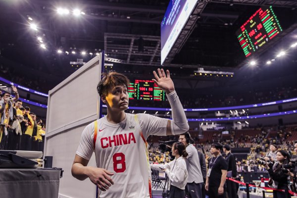 媒体人：赵睿、张宁、刘礼嘉缺席今晚的赛前热身  赛 徐杰顶替