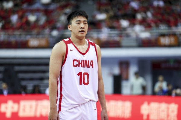 明年参加NBA球员选拔？媒体人：王俊杰才20岁 想在海外闯荡
