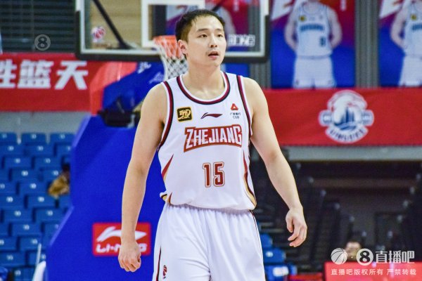 3年1800万顶薪加盟青岛！浙江官宣：王奕博的CBA注册问题