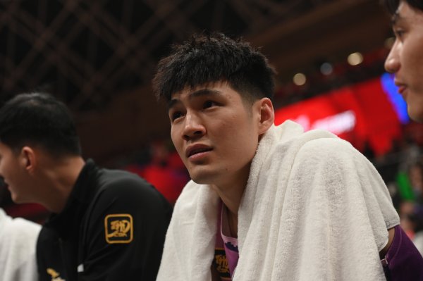 ：广东从北控收购陈国豪签约权花费2000万转会费 如今送走