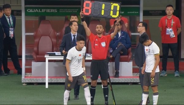 半场仅1-0领跑  ！王钰栋&杨希下半场后备  登场