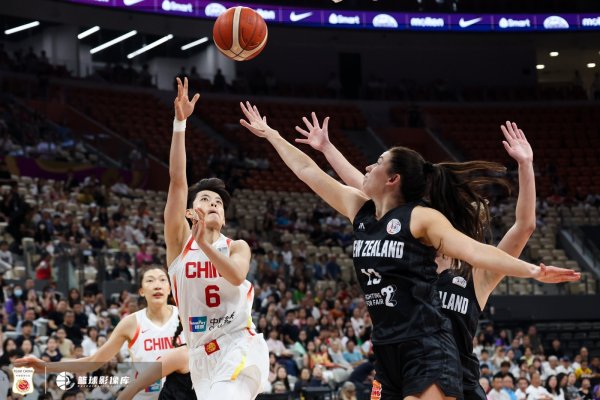 体坛周报：宫鲁鸣打造女篮新双核！赛前热身  两连胜有什么惊喜