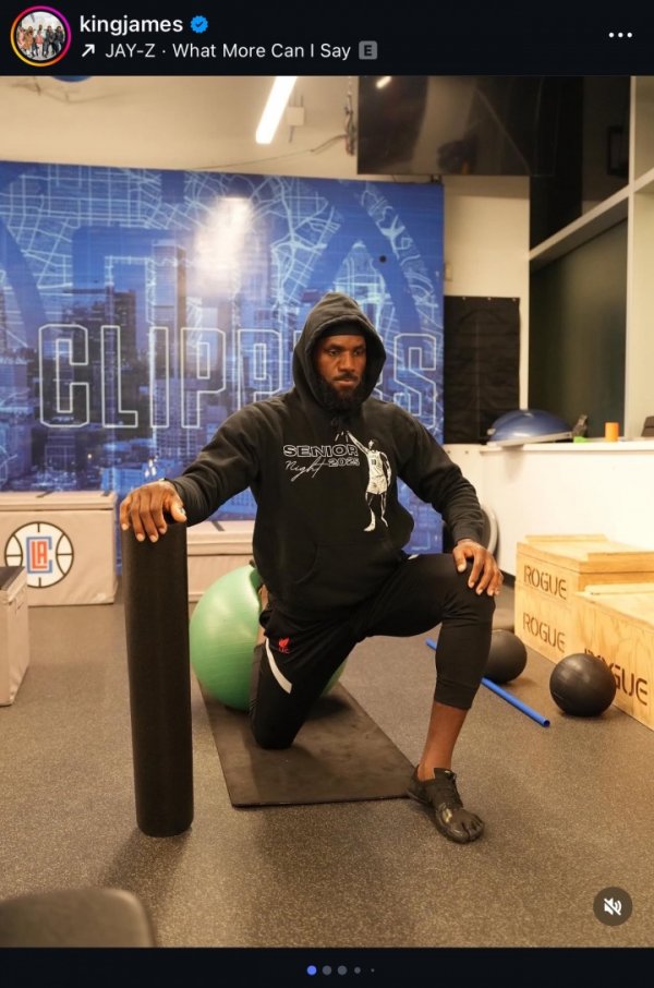 前球员：詹姆斯太自恋了必须一直被关注 从不在输球时承担责任