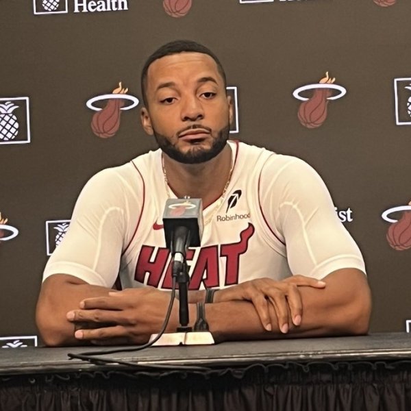 鲍威尔谈希罗伤缺：上赛季小卡缺席 我同样承担起积分  重任