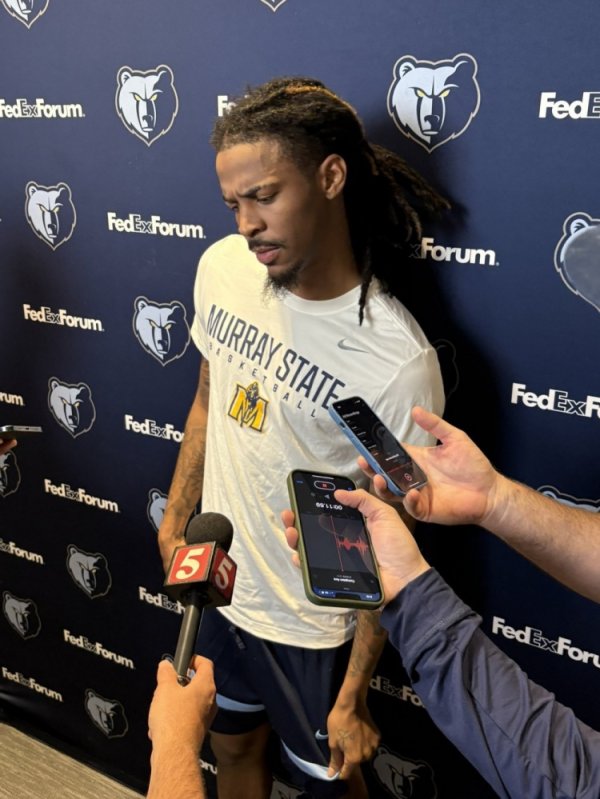 母校情节！莫兰特练习  营穿大学T恤 还表示自己平时都穿母校