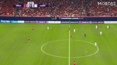 吓人！蓉城后场传接盘带  出现错误  ，蹇韬传送球  稍大险