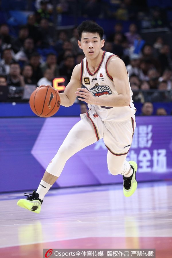 林葳：NCAA要边上课边练习   全英语的课程对我来说是个应