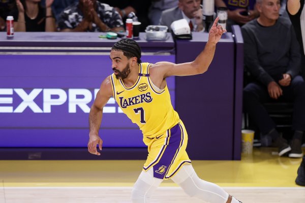 杀疯了！文森特半场7中5得16分4助功   首节终场前得分球