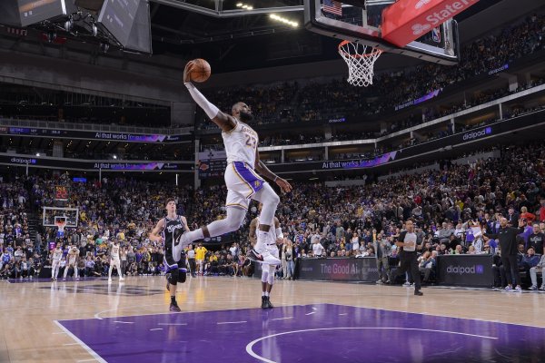 书豪谈打手打到老詹手腕：那肌群  太健壮  了 感觉打到一块