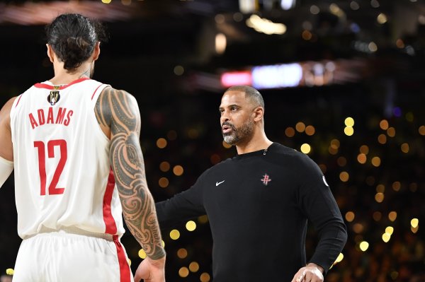 乌度卡：伊森&亚当斯首场季前赛会出战老鹰 第二场对爵