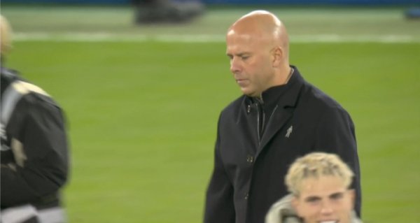 斯洛特替换队员  遭诟病：换上远藤航是最糟糕替换队员  ，萨