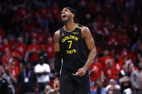 手感不错！希尔德半场5中4高效拿下10分2篮板球