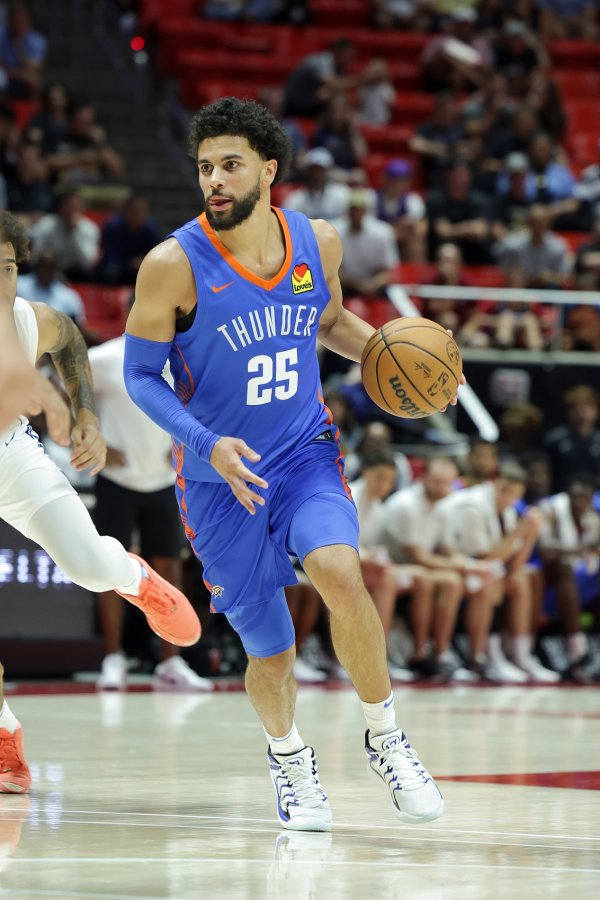 才到季前赛啊！蝉联第一名    第一名  已伤三人：新秀索伯