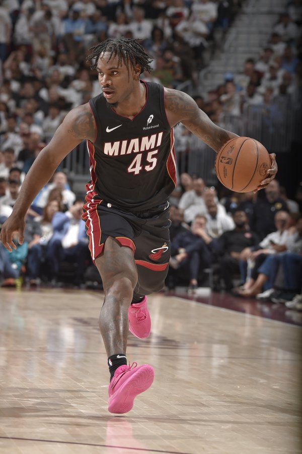 斯波：能感受到小米切尔防卫  端存在 他侵略性很强符合策略 