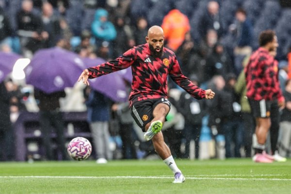 曼联德回转  价更新：姆伯莫库尼亚升至7000万欧，B费降至