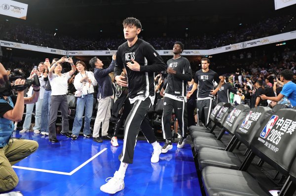 媒体人：小曾没展示出真正实力 身体和篮网没给设计策略  是原