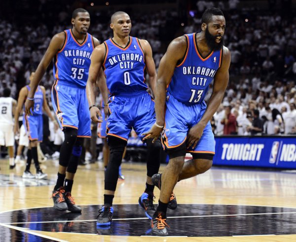 三少的命运：KD两年9000万 哈登两年8150万 威少一年