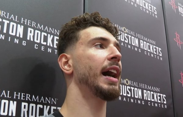 场均21+10+6！申京：欧锦赛让我受益匪浅 我现在处在生涯