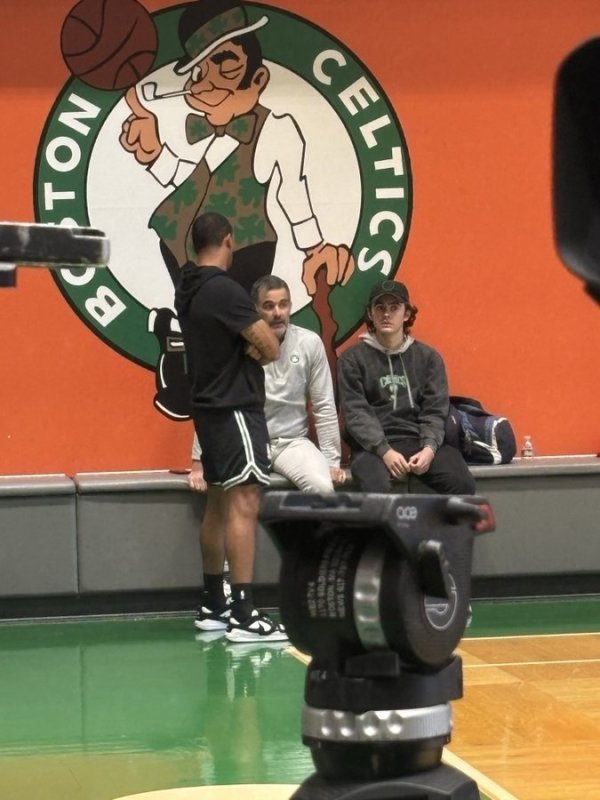 汇报一下工作！绿军首战前夕 马祖拉与新老板奇泽姆进行沟通