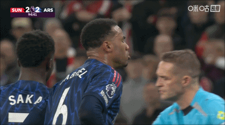 补时被绝平！😠加布里埃尔生气拉运动活动    服  捂脸，怒