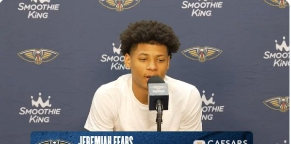 7号秀费尔斯：我对自己要求严格今天表现还可以 我还得继续练