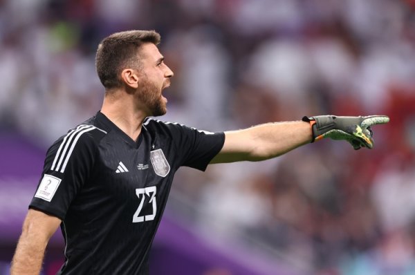 西蒙：保持竞技状态  库尔图瓦是世界最佳，他扑不到的球我们都扑不到