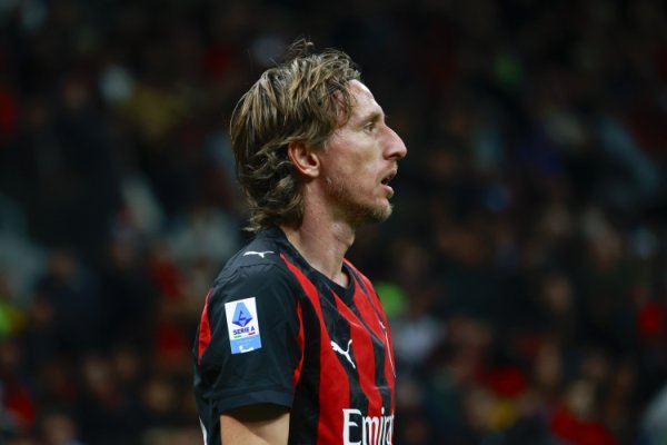 宝刀不老！米体：米兰计划续约40岁莫德里奇，合同延长至202