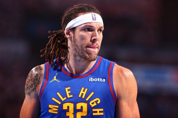 奥康纳：戈登投射取得巨大进步 他大学罚球命中率42% 努力有